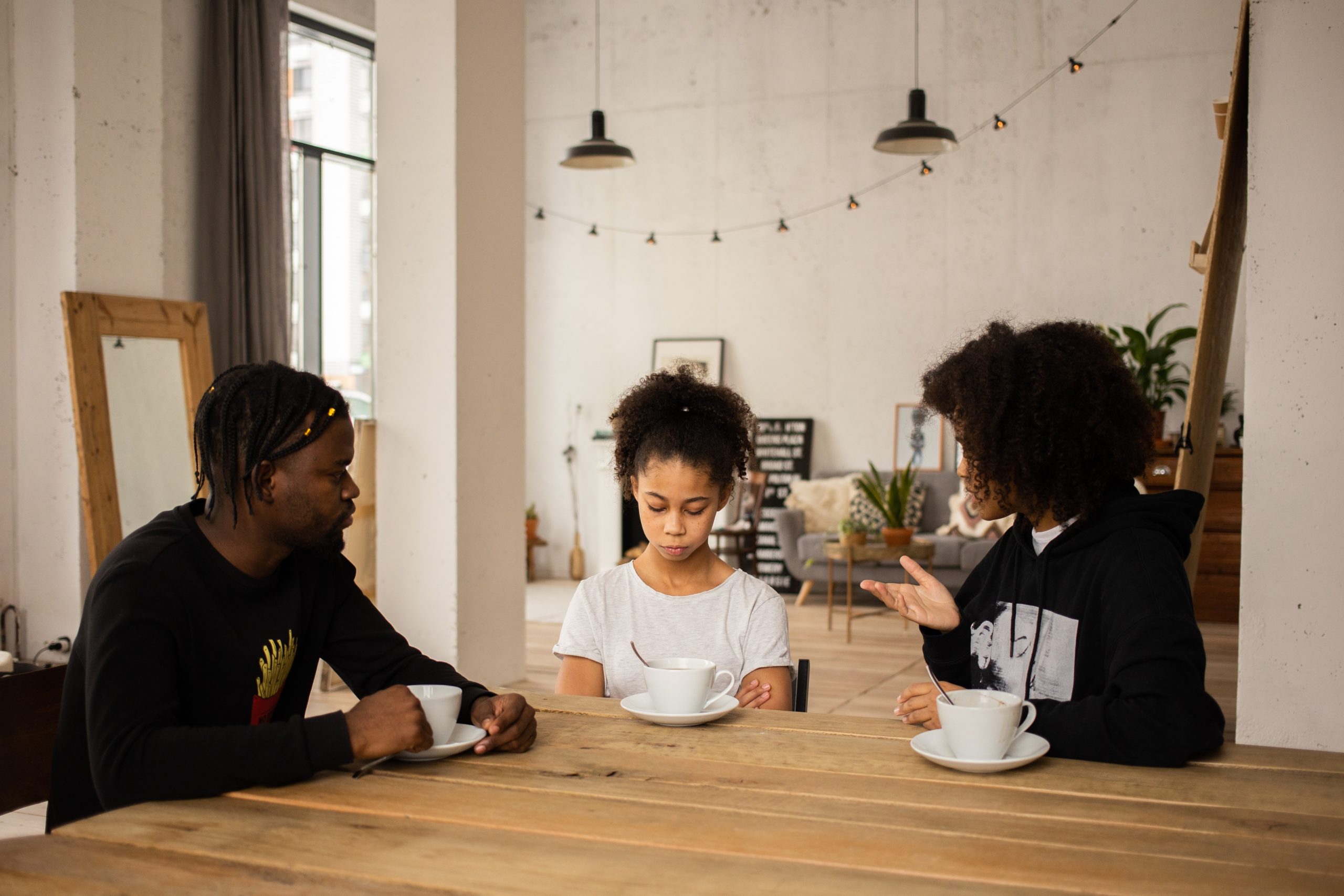 divorced parents speak to child about the negative effects of divorce